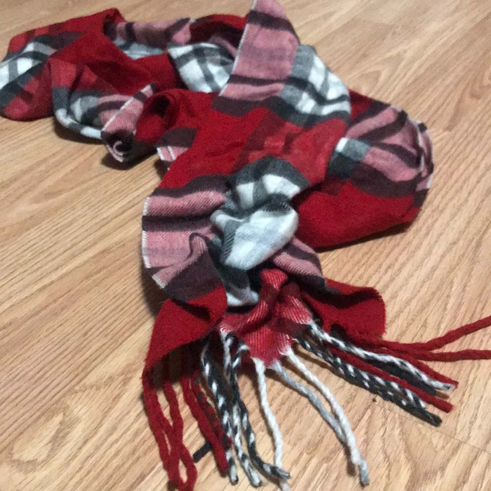 Scarves and hats 7 each